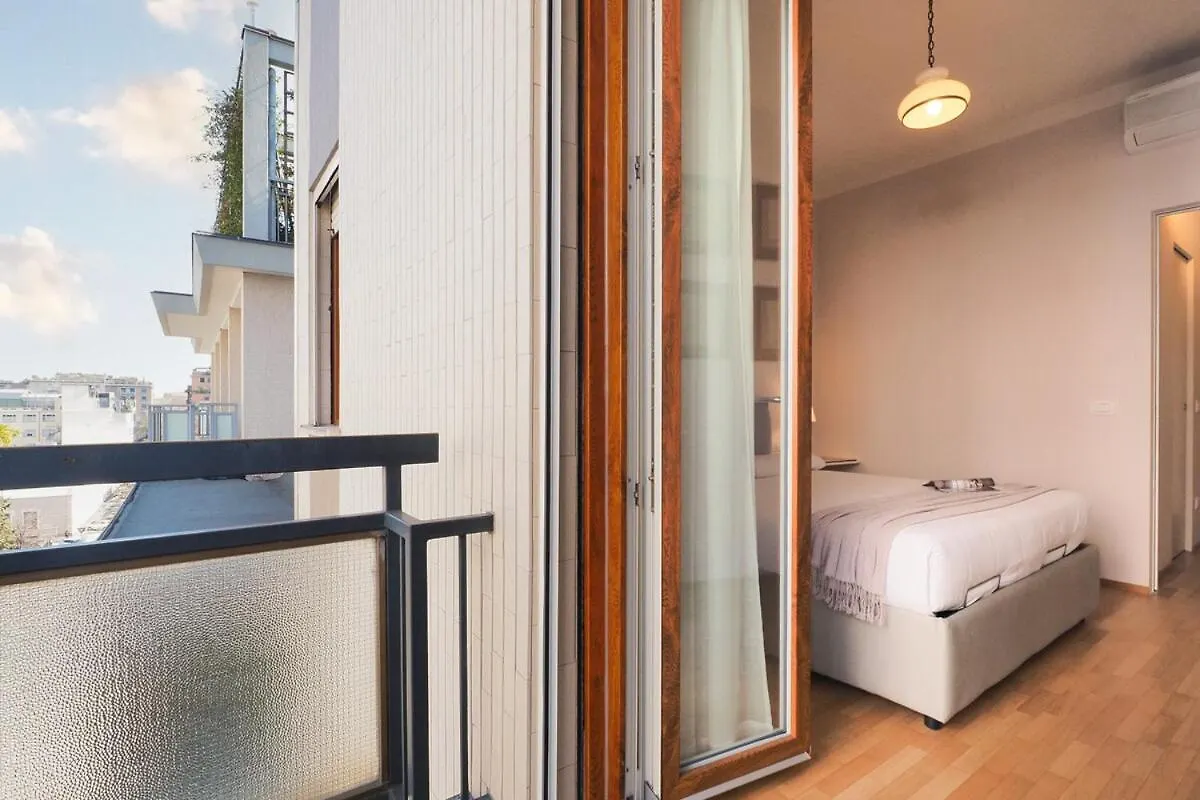 Quiet One Bedroom Near Tortona District Milan Apartment