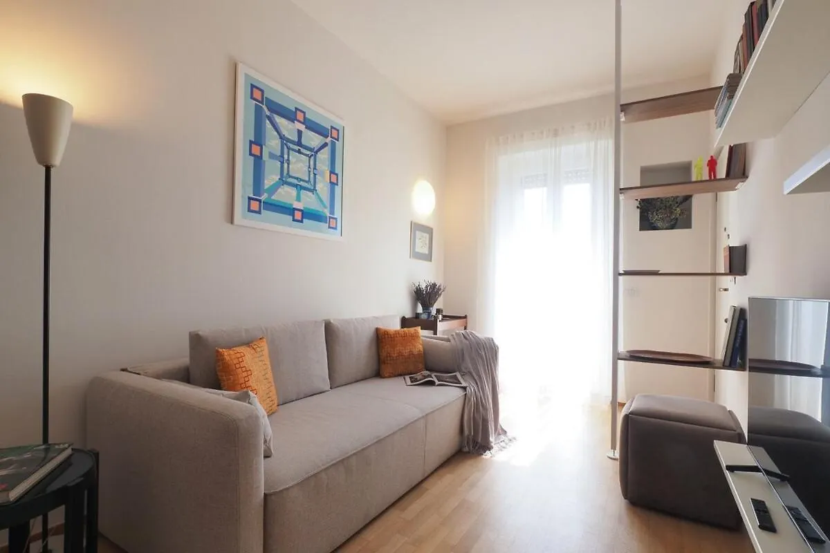 Quiet One Bedroom Near Tortona District Milan