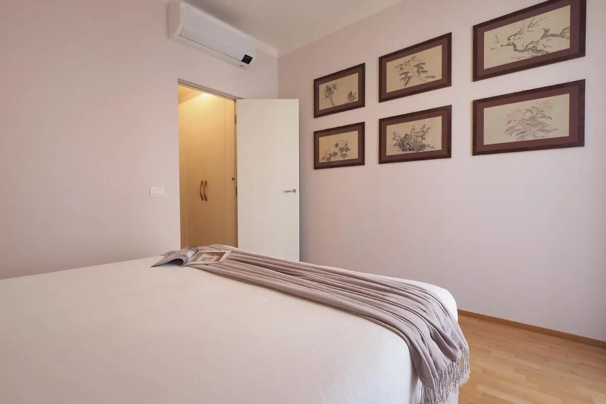 Quiet One Bedroom Near Tortona District Milan 0*,  Italy