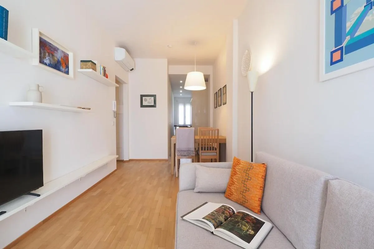 Quiet One Bedroom Near Tortona District Milan 0*,