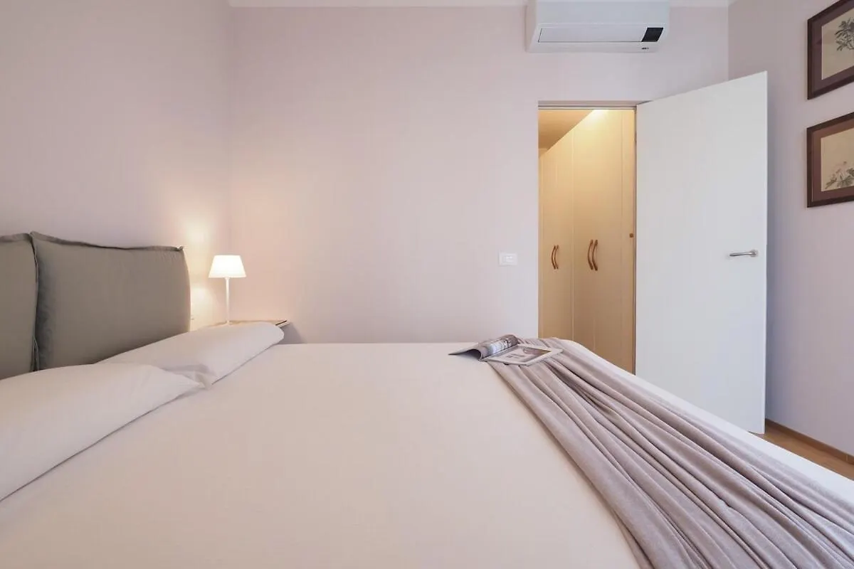 Quiet One Bedroom Near Tortona District Milan