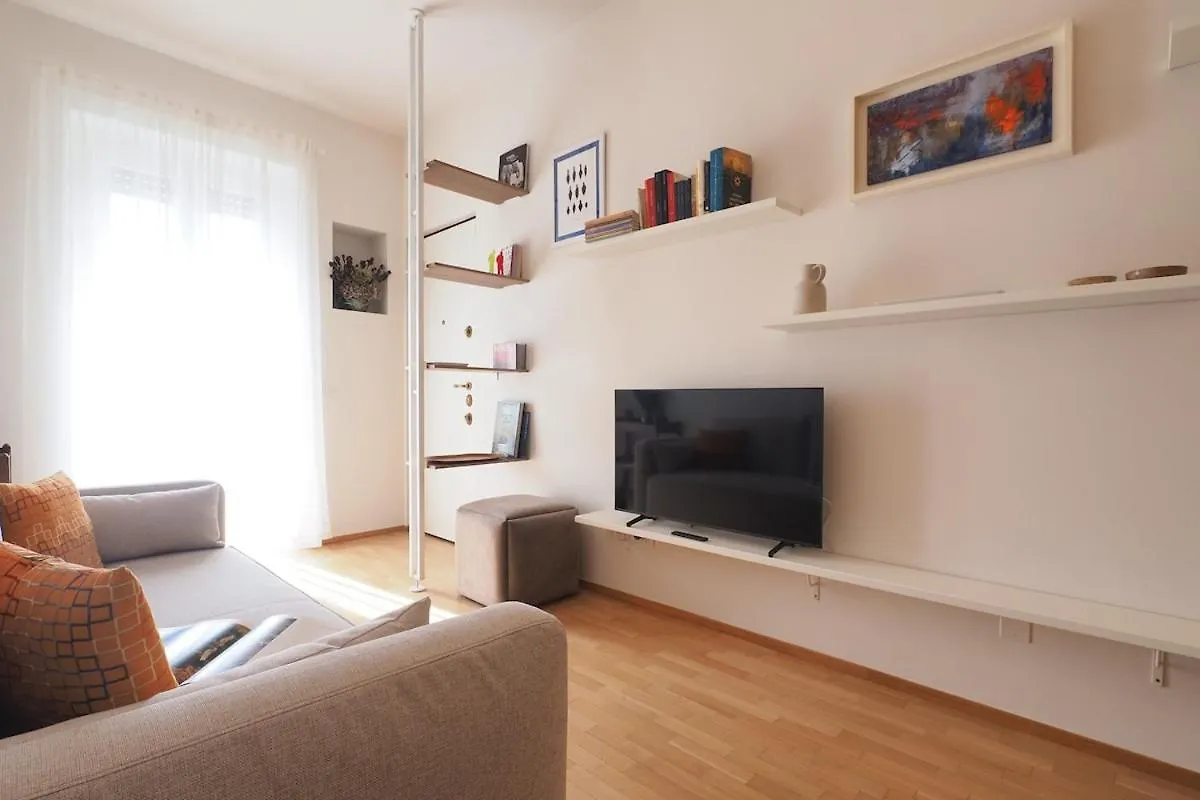 Quiet One Bedroom Near Tortona District Milan Apartment