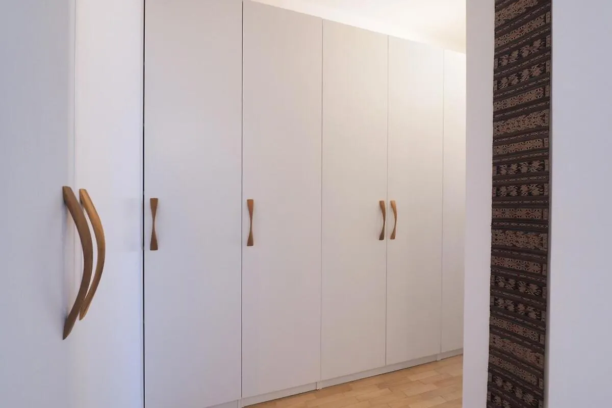 Quiet One Bedroom Near Tortona District Milan 0*,